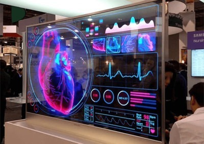 Présentation de produit avec écran OLED transparent